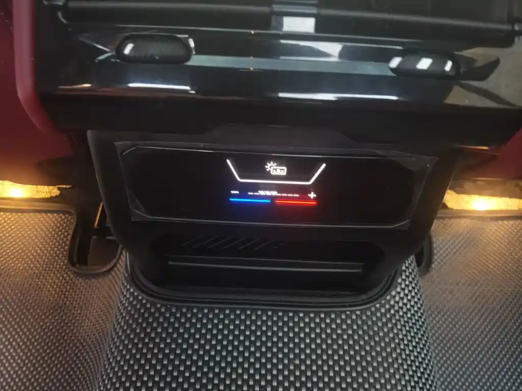 BMW i5 — миниатюра 15
