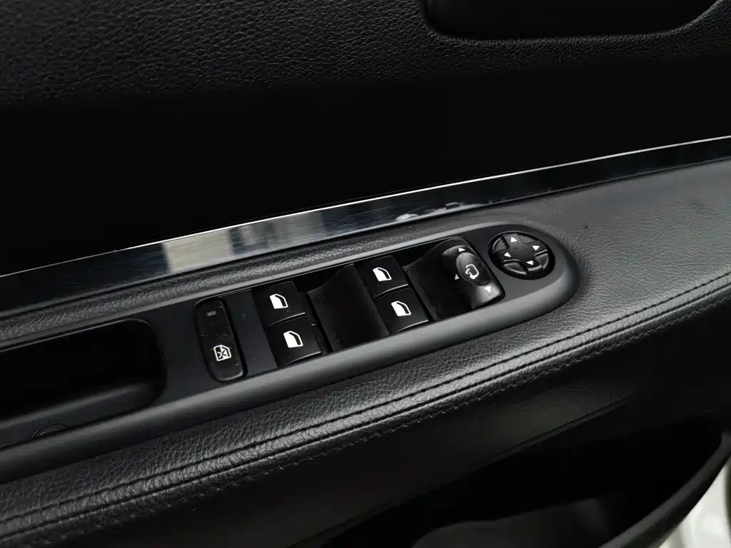 Peugeot 3008 — миниатюра 9
