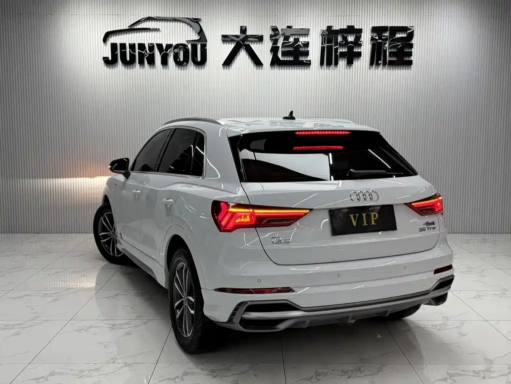 Audi Q3 2022 35 TFSI
