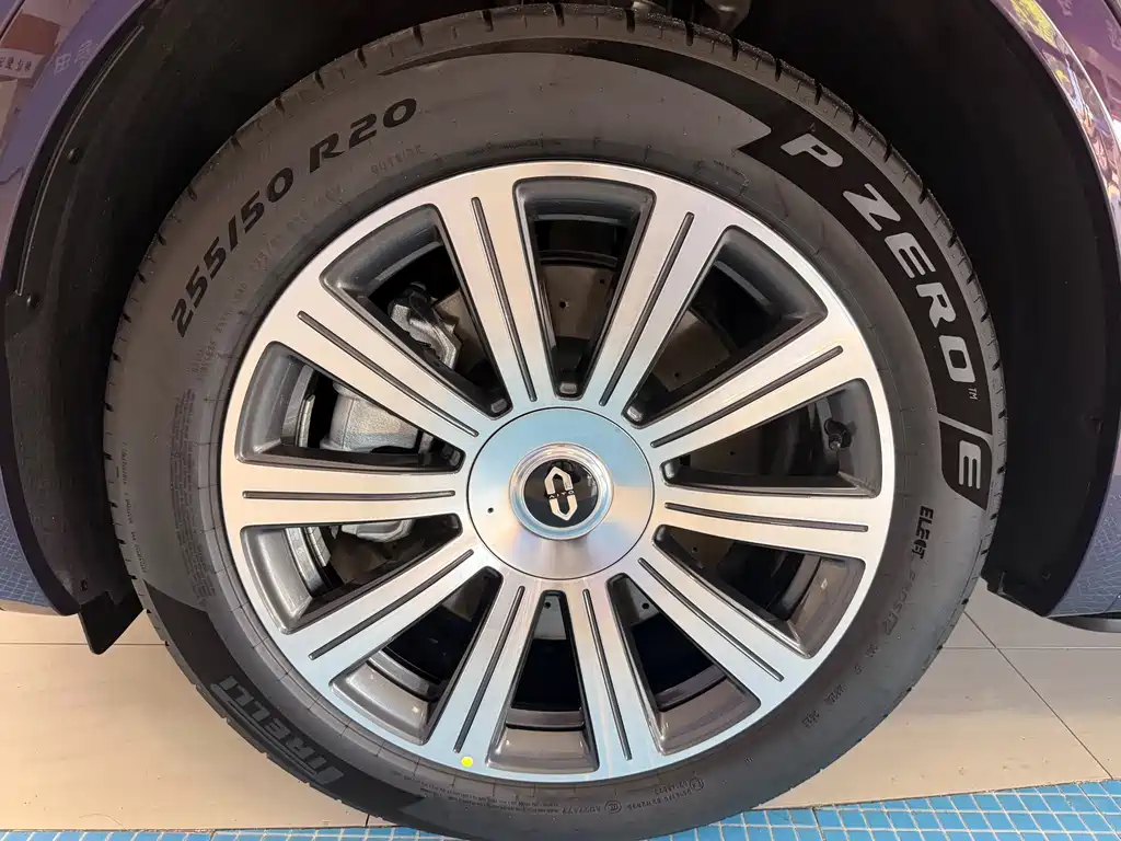 Aito M8 2025 Max+ 53.4kWh 5 мест (192 )