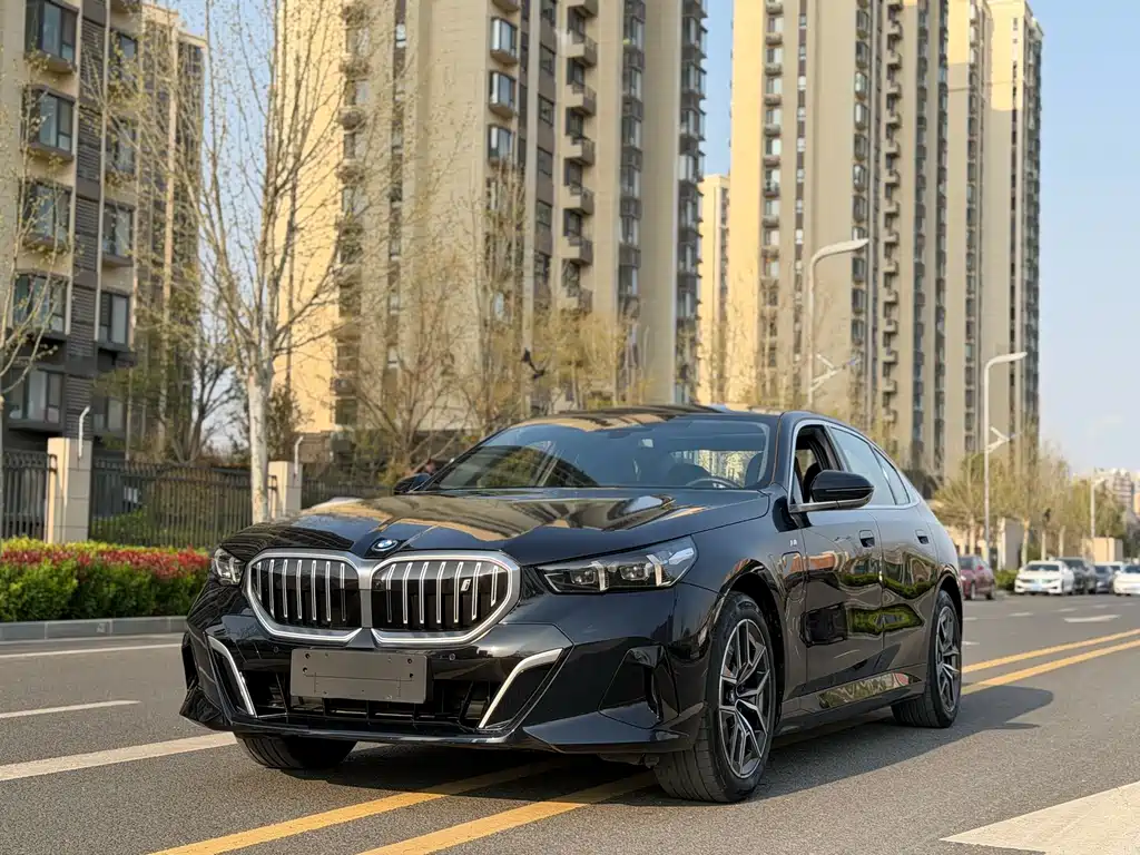 BMW i5 2025