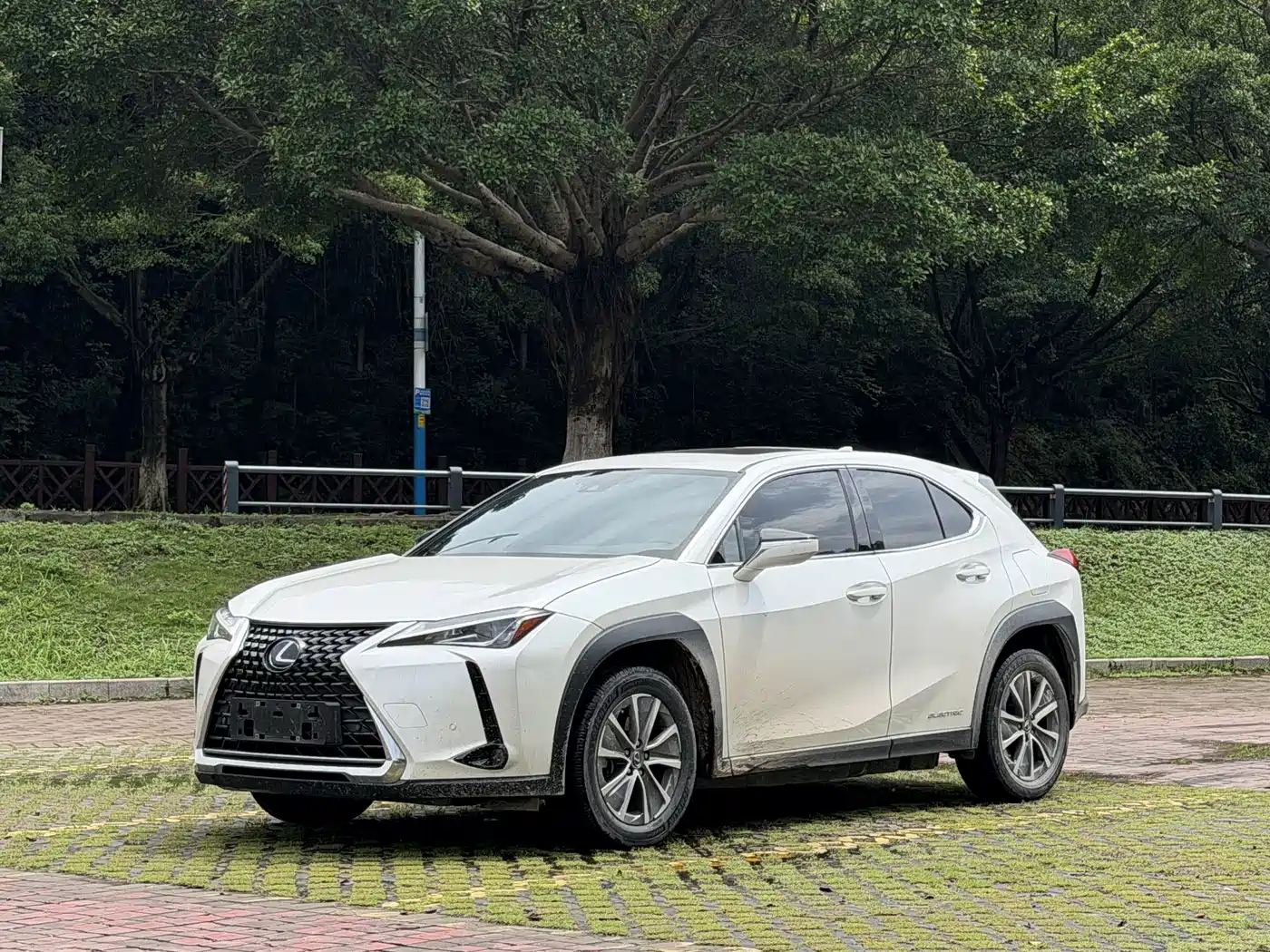 Lexus UX id 4680640 из Китая 13