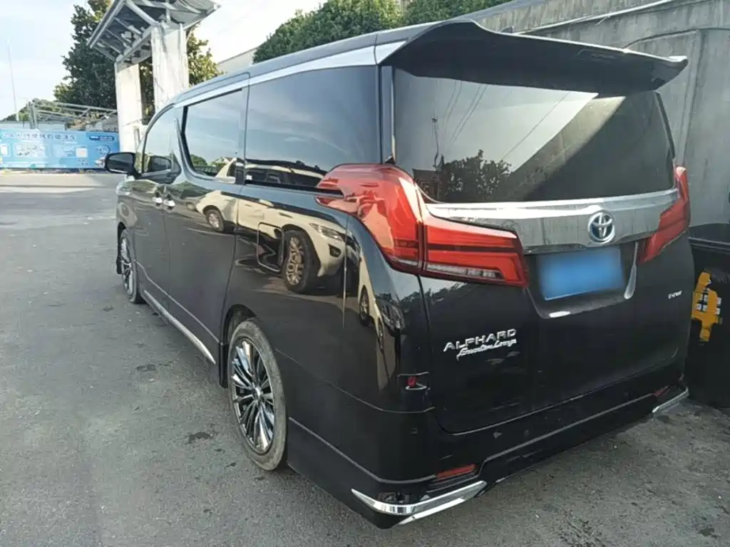 Toyota Vellfire 2023 2.5L HV Luxury