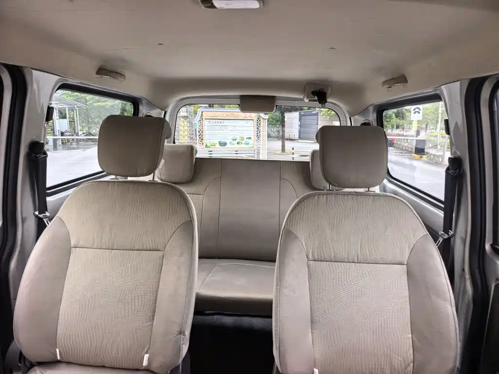 Wuling Rongguang V — миниатюра 18