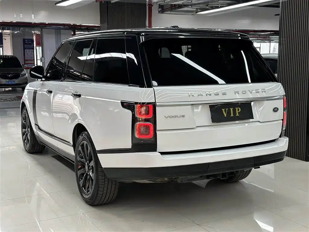 Land Rover Range Rover 2014 3.0T Executive 5 мест