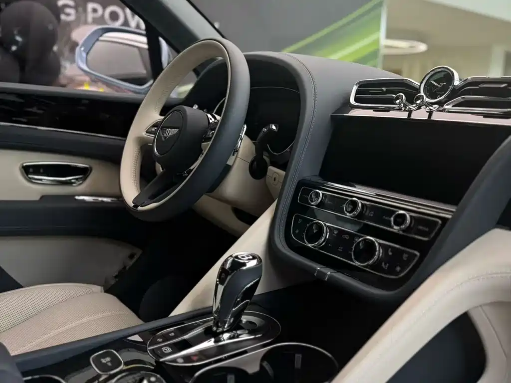 Bentley Bentayga 2026 4.0T V8