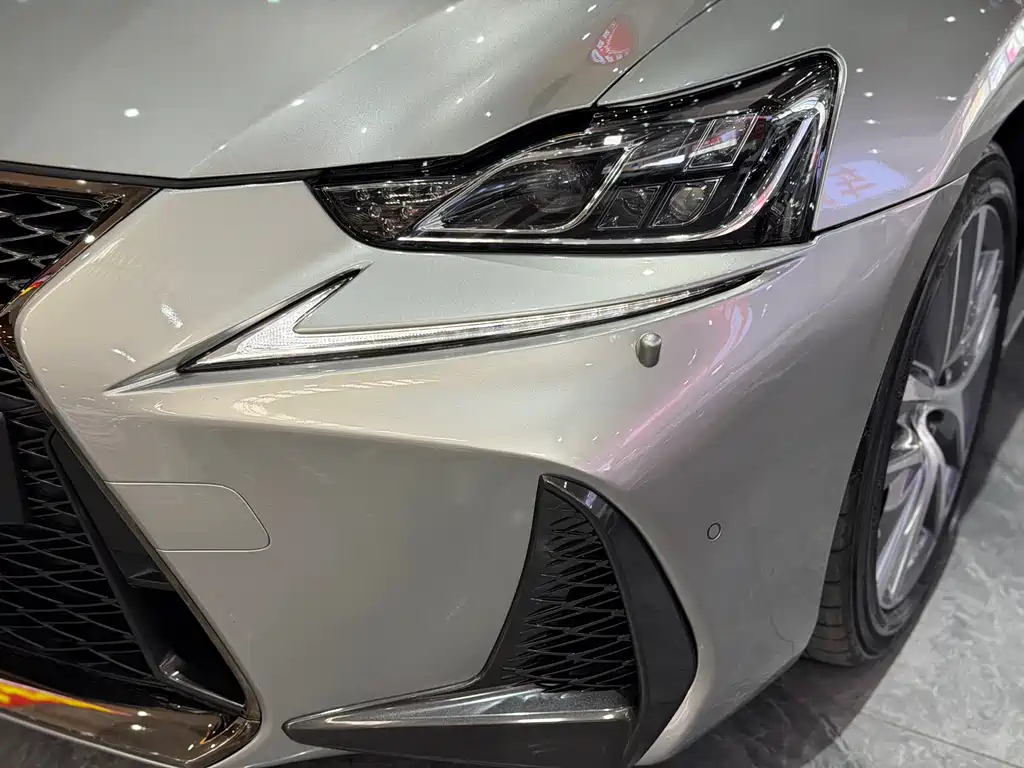 Lexus IS 2017 300 F SPORT