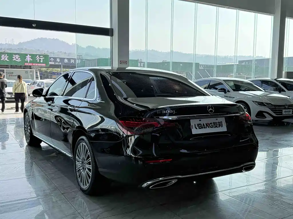 MERCEDES-BENZ E CLASS