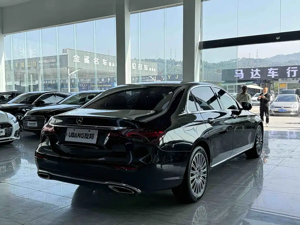 MERCEDES-BENZ E CLASS