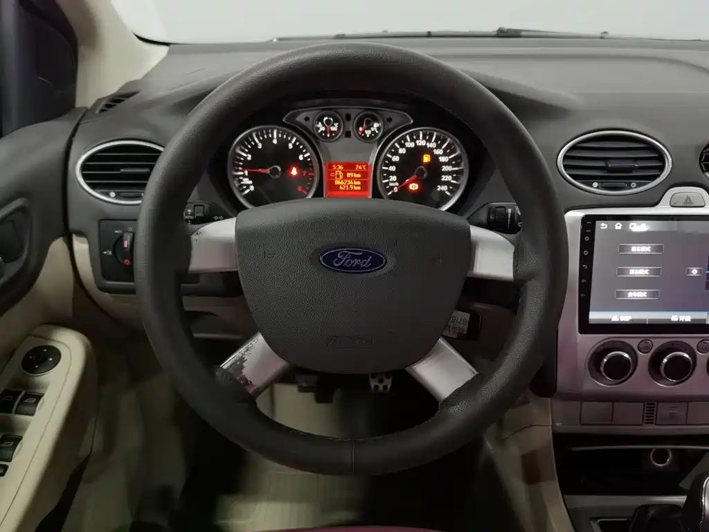 Ford Focus — миниатюра 11