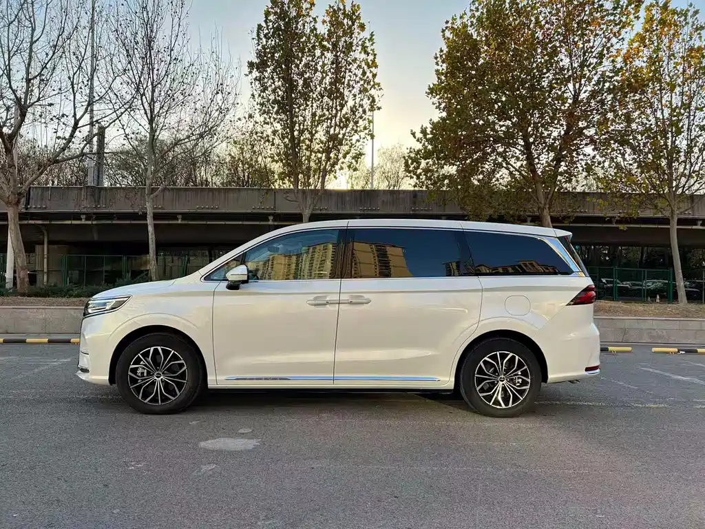 ROEWE IMAX8 NEW ENERGY