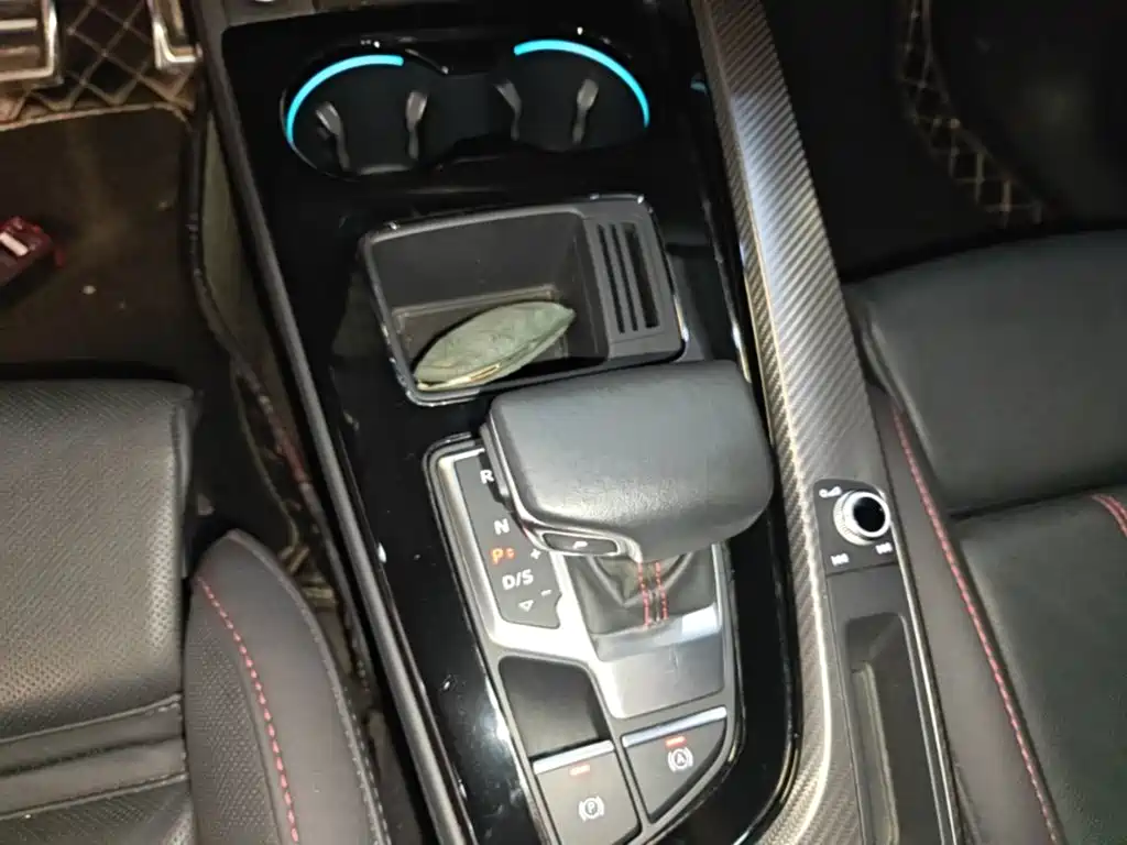 Audi A4L — миниатюра 10