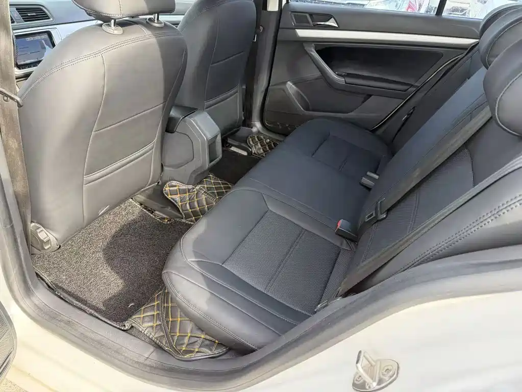 Volkswagen Lavida — миниатюра 3