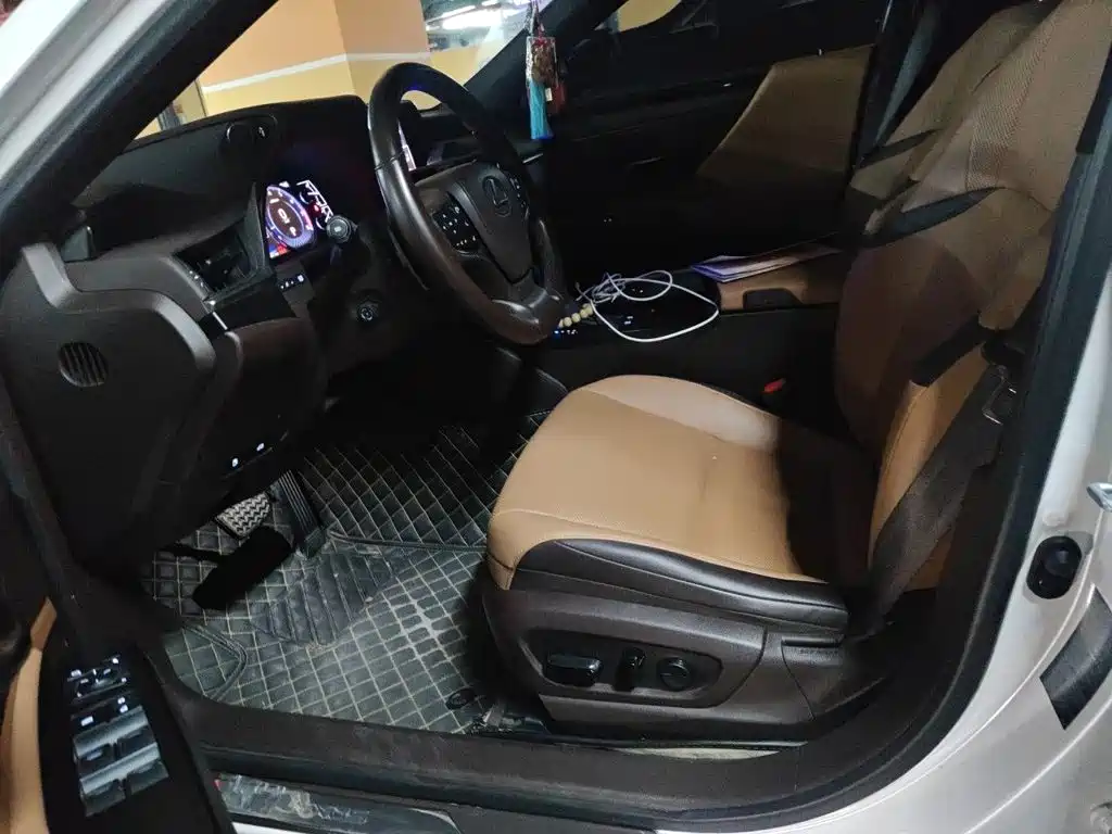 Lexus ES — миниатюра 14
