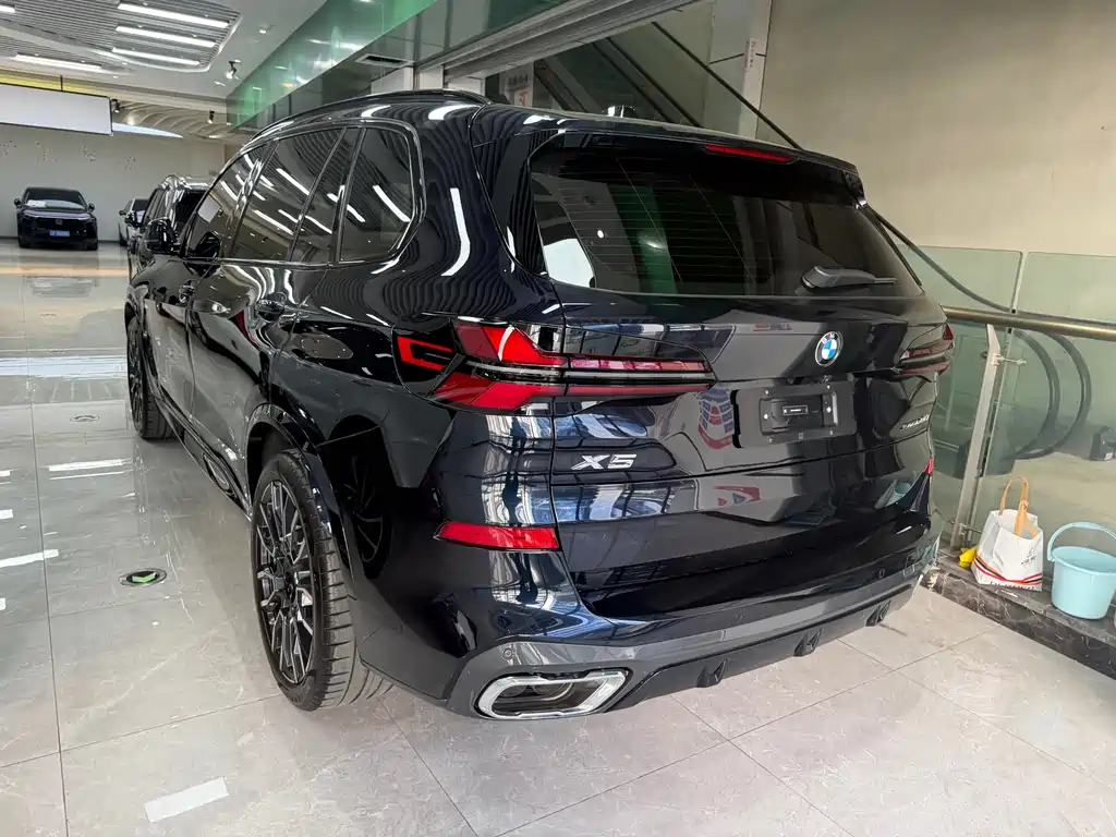 BMW X5 2023 xDrive 40Li M Sport