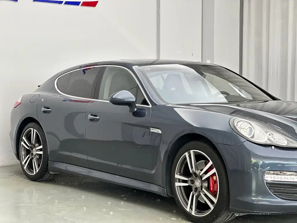 Porsche Panamera 2010 Panamera S 4.8L