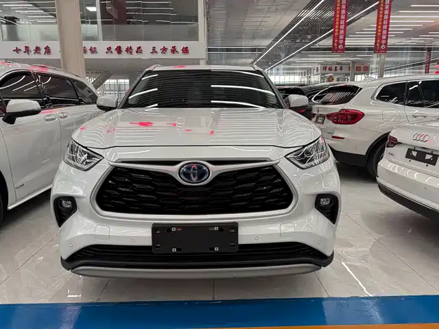 TOYOTA HIGHLANDER 2024