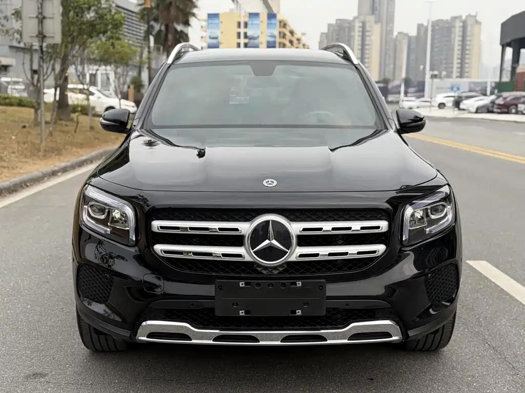 MERCEDES-BENZ GLB