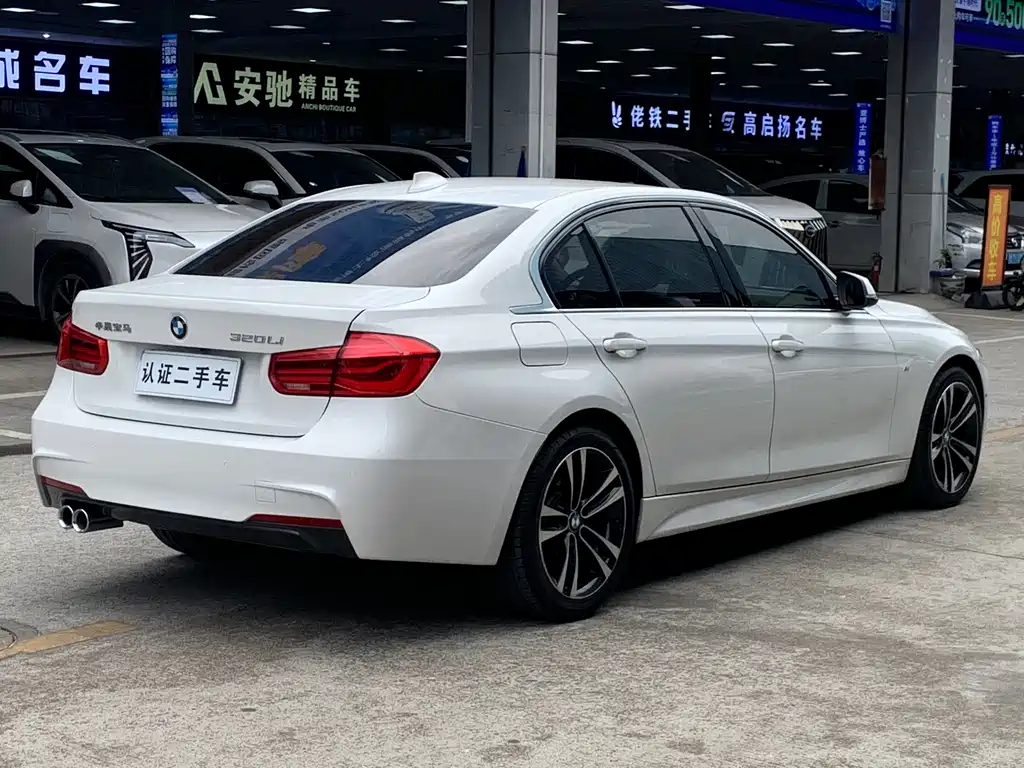 BMW 3 SERIES