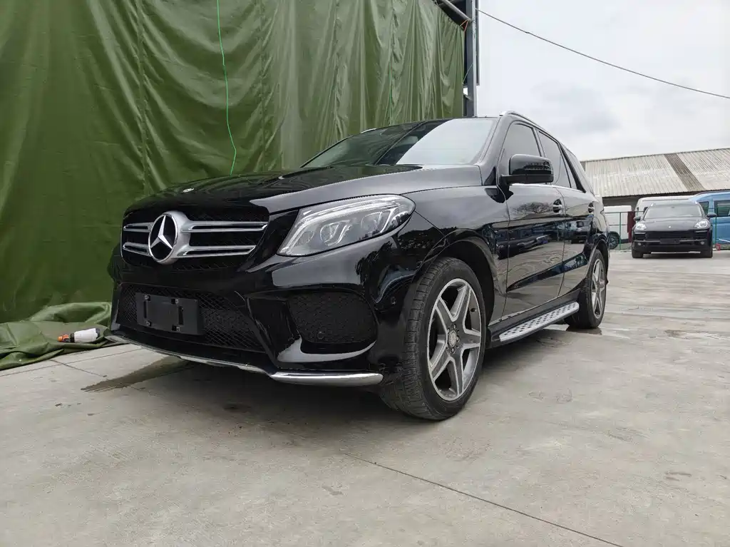 Mercedes-Benz GLE 2016