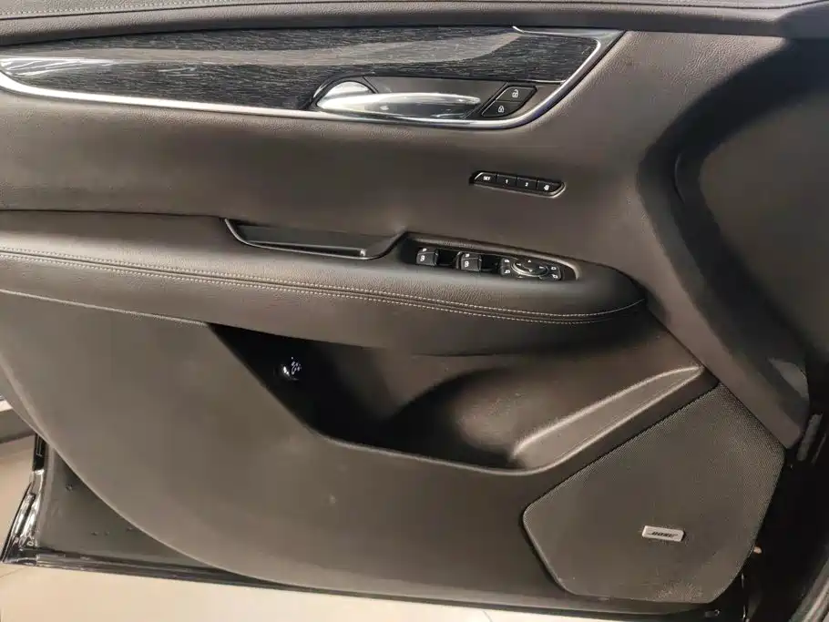 Cadillac XT5 — миниатюра 7