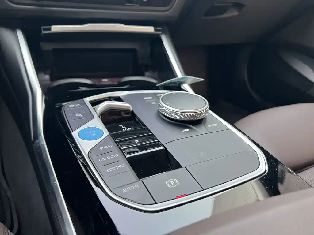 BMW i3 2024 eDrive 35 L