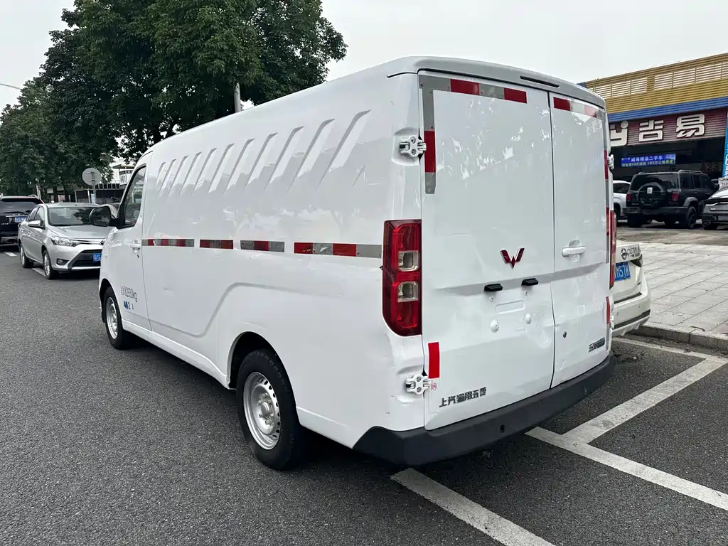 Wuling Yangguang — миниатюра 2
