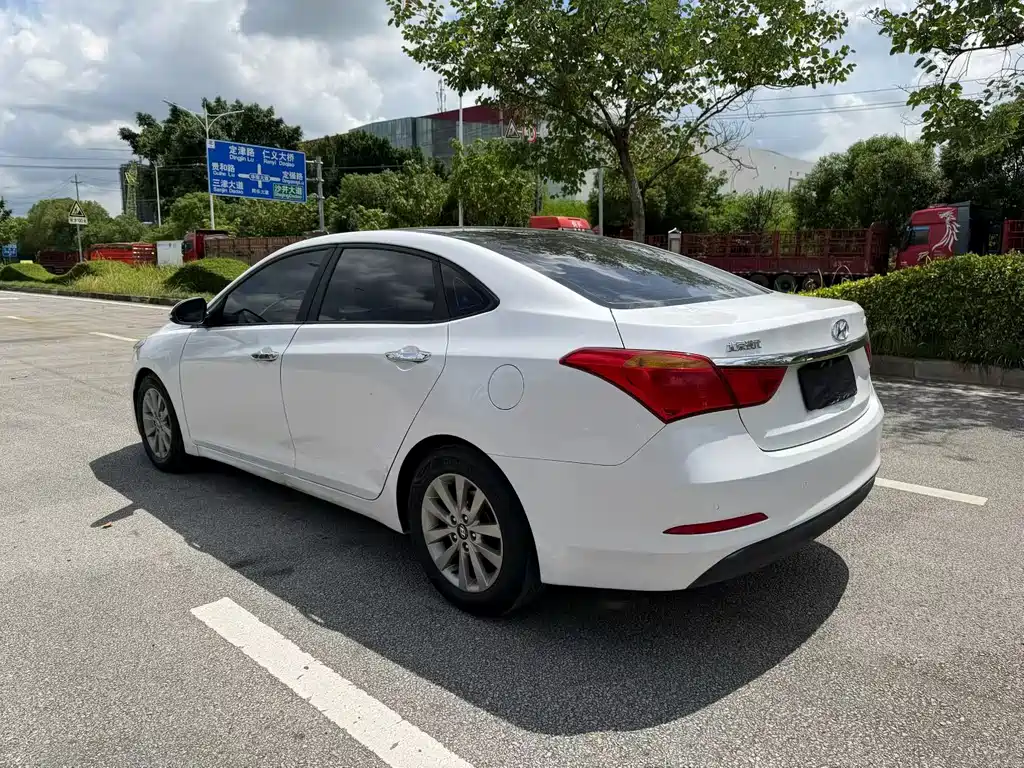 Hyundai Mistra — миниатюра 6