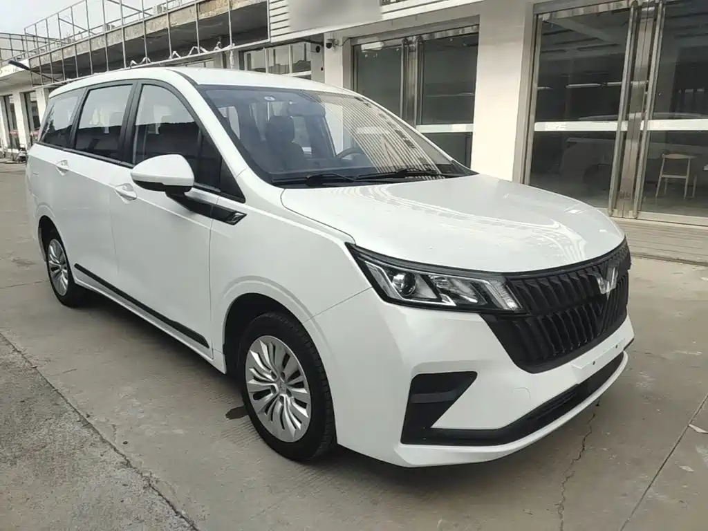 Wuling Jiachen — миниатюра 4