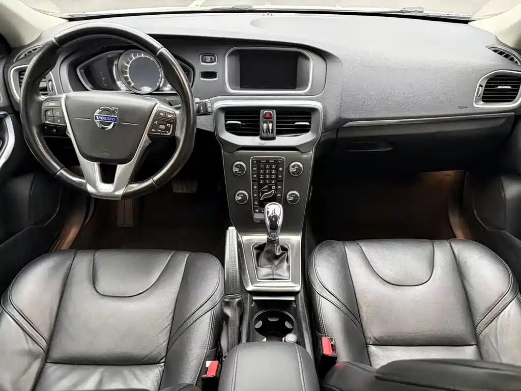 Volvo V40 — миниатюра 9