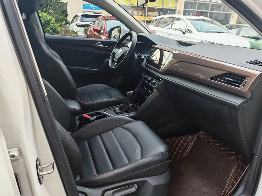 Volkswagen Tharu — миниатюра 18