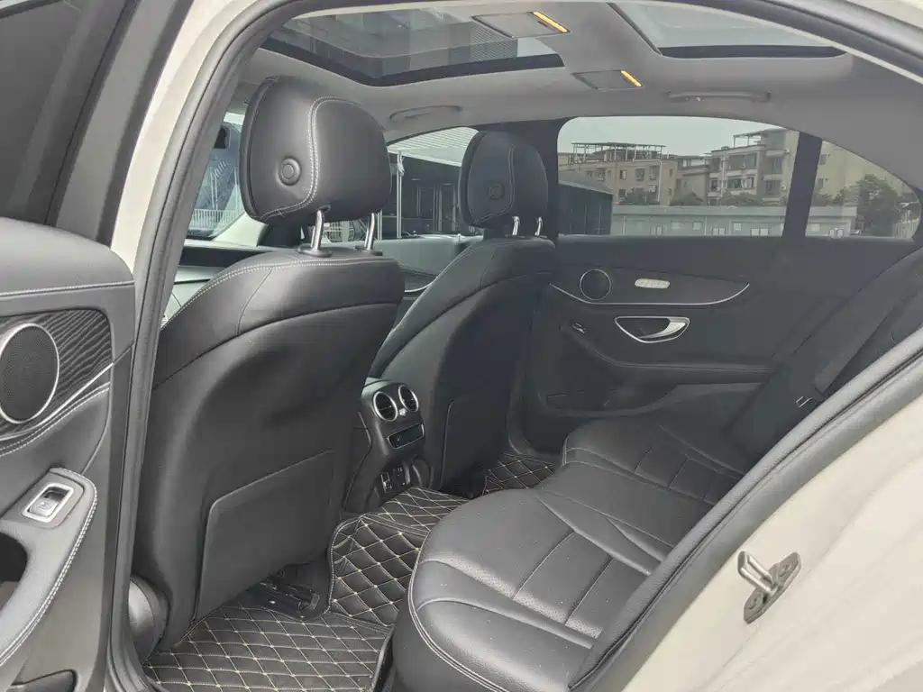 Mercedes-Benz C-Class — миниатюра 17