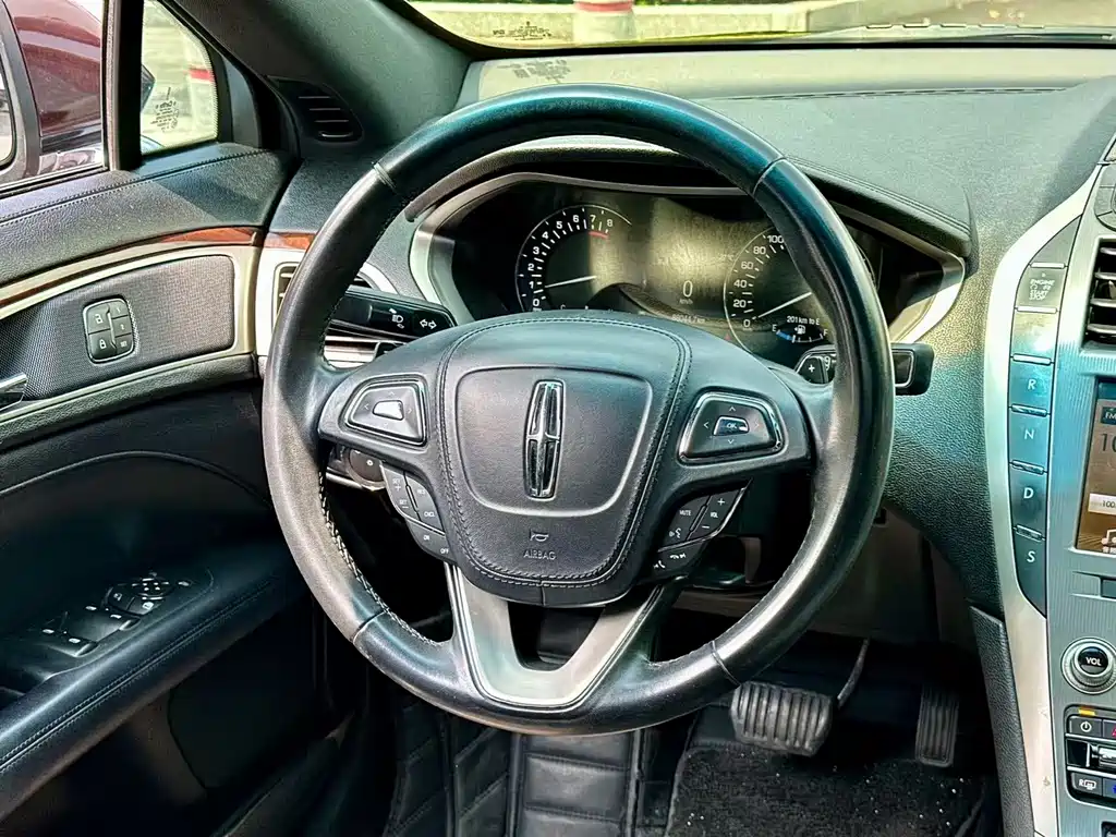 Lincoln MKZ — миниатюра 9