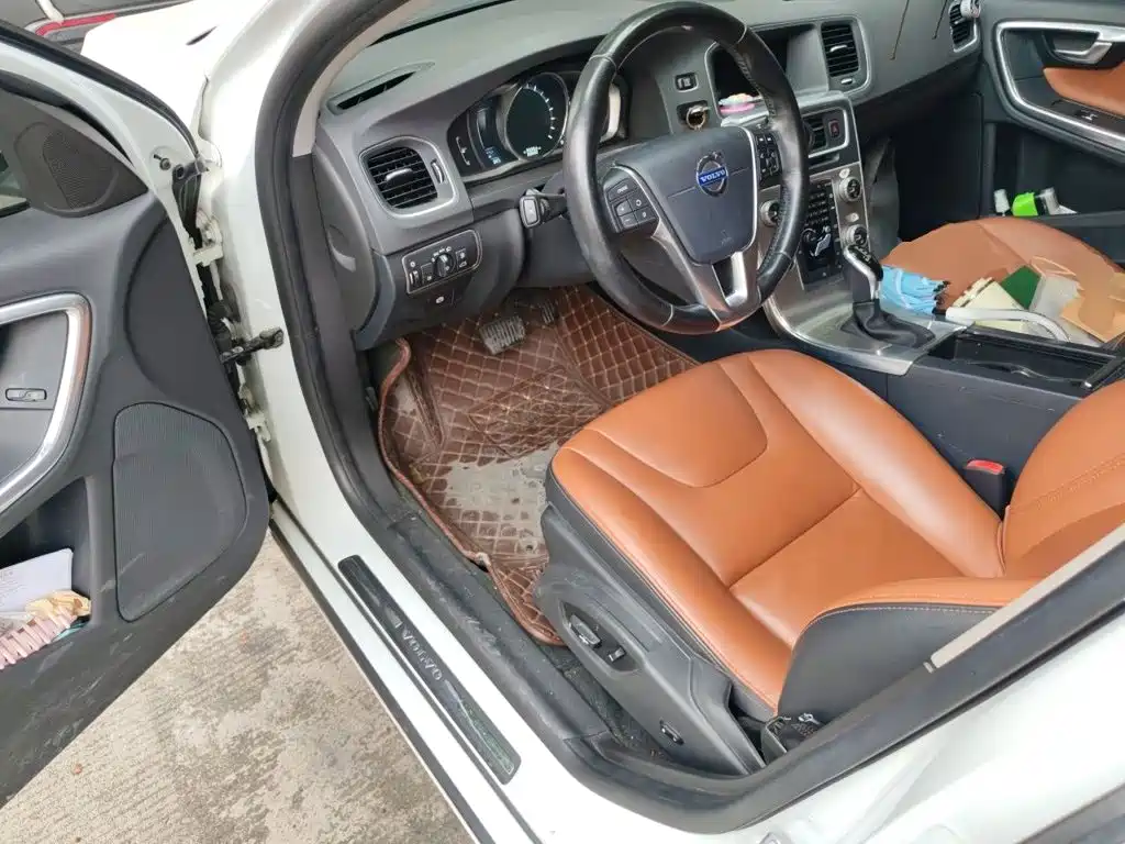 Volvo S60 — миниатюра 17