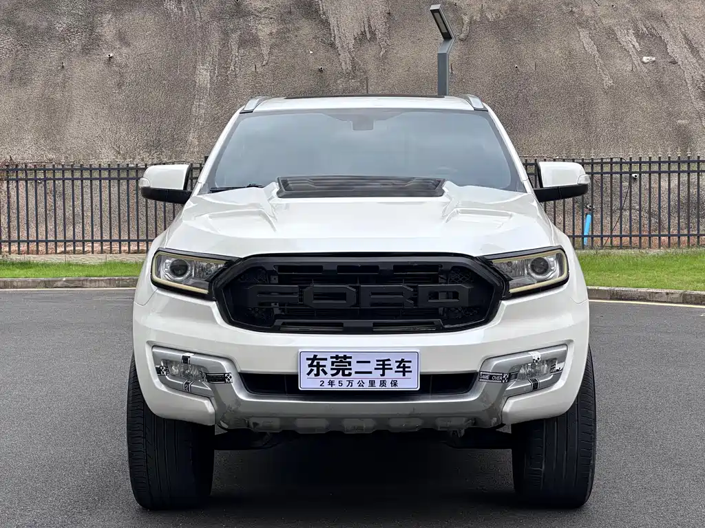 Ford Everest — миниатюра 3