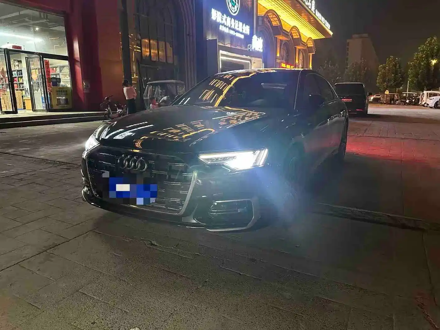 奥迪A6L 2024款 40 TFSI 豪华动感型 2024