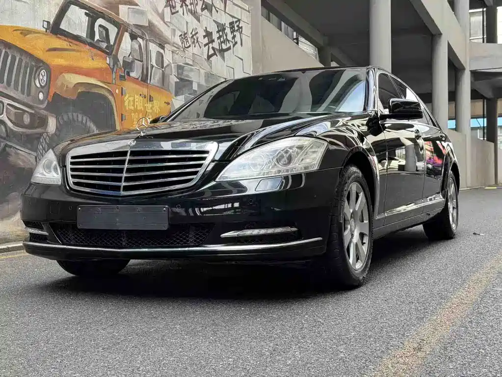 Mercedes-Benz S-Class 2012