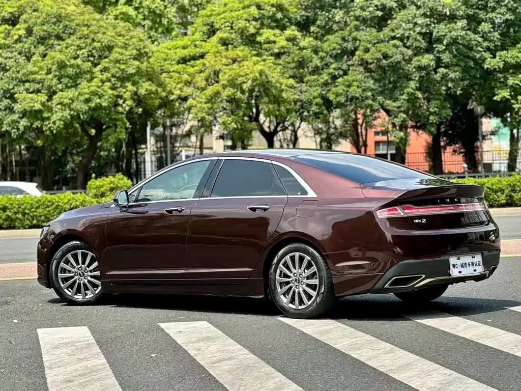 Lincoln MKZ — миниатюра 4