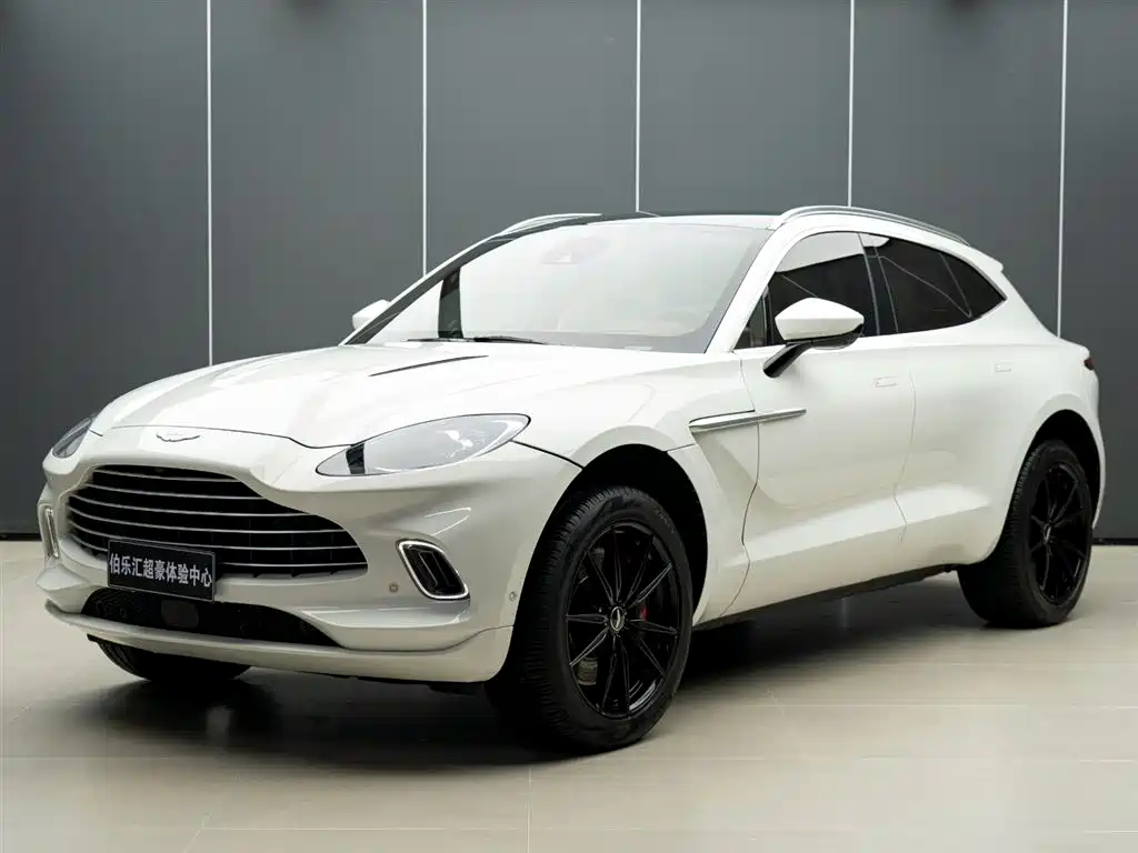ASTON MARTIN DBX