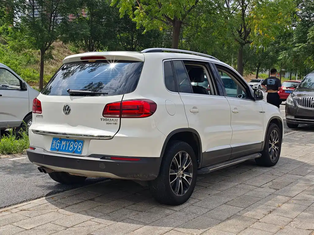 Volkswagen Tiguan 2016 300TSI AT Luxury