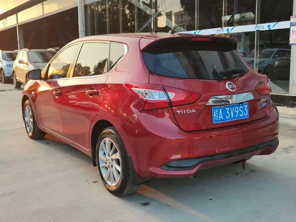 Nissan Tiida — миниатюра 6