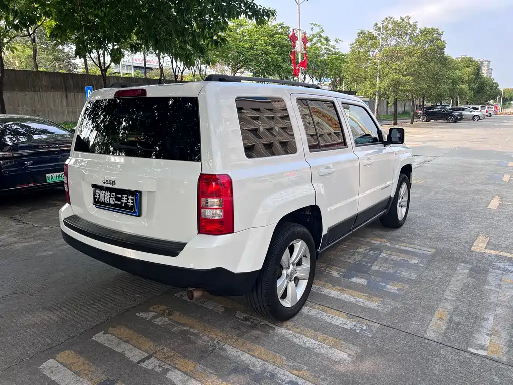 Jeep Patriot 2.0L Sport Enhanced Edition, фото 6
