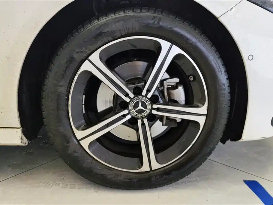 Mercedes-Benz A-Class A 2023 A 200 L Fashion