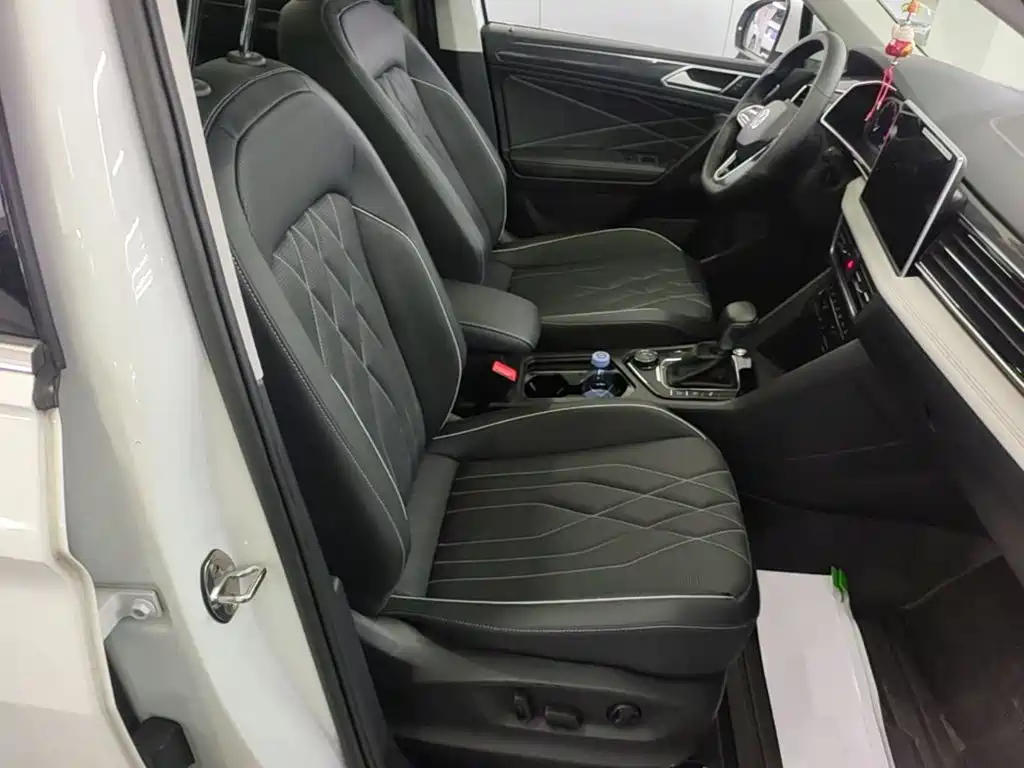 Volkswagen Tiguan L — миниатюра 25