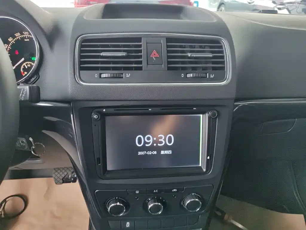 Skoda Yeti — миниатюра 13