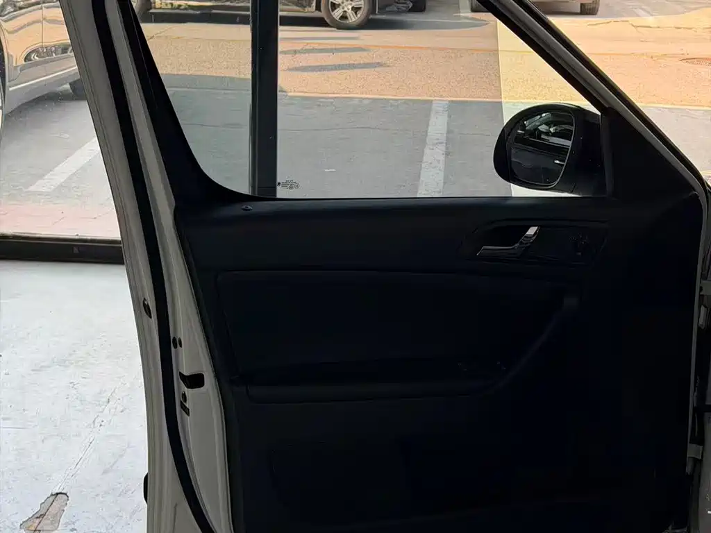 Skoda Yeti — миниатюра 5