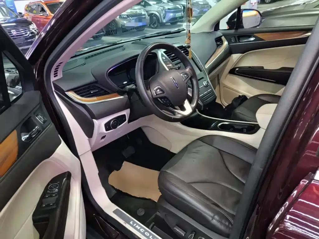 Lincoln MKC — миниатюра 16