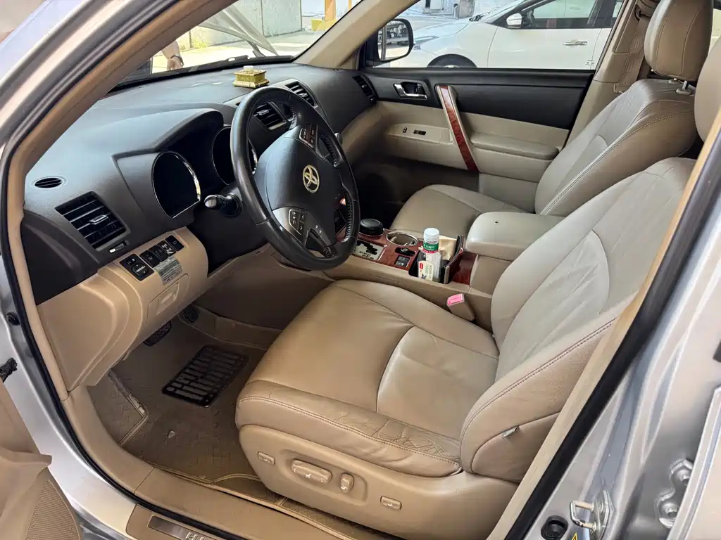 Toyota Highlander — миниатюра 18