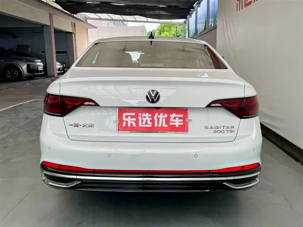 Volkswagen Sagitar 2023 300TSI DSG
