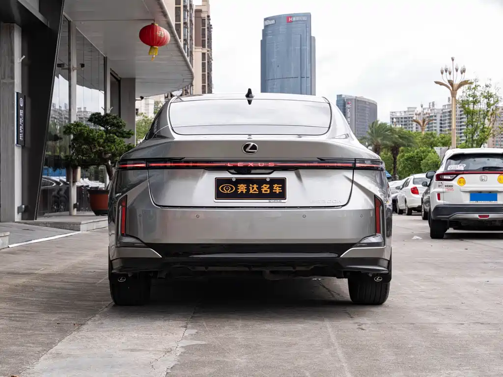 Lexus ES 2026 300h